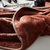 格莉安GELIAN 纯色毛毯法兰绒珊瑚绒毯子居家旅行空调被春秋毯午休毯沙发毯盖毯学生儿童通用(咖啡)第3张高清大图