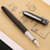毕加索（PIMIO）916马拉加铱金笔8色可选土豪金钢笔1.0MM美工笔商务墨水笔礼盒(黑色钢笔)第2张高清大图