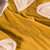 大豆纤维毛毯冬季加厚珊瑚绒法兰绒毯子床上用保暖春秋小被子单人(大豆纤维毯- 姜黄 白)第9张高清大图