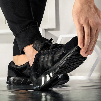 Adidas阿迪达斯官网男鞋新款运动鞋EQT跑鞋减震跑鞋新款跑步鞋透气鞋子EF1387(EF1387黑色 40)