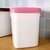 米桶塑料储米箱米缸面粉桶防虫防潮加带盖20斤10kg厨房15斤储物盒(粉色 15斤)第3张高清大图